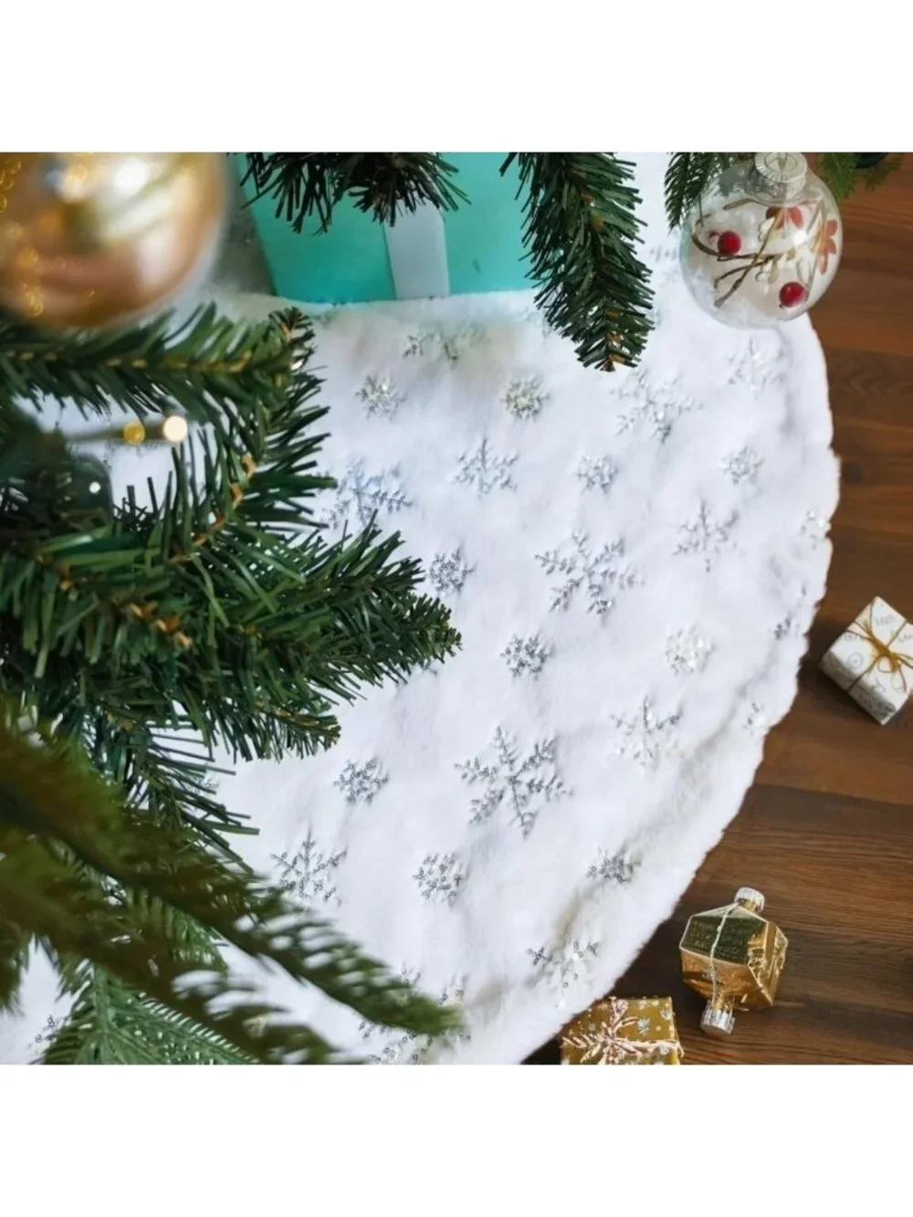 48-Inch White Faux Fur Christmas Tree Skirt with Sequin Snowflakes - Holiday